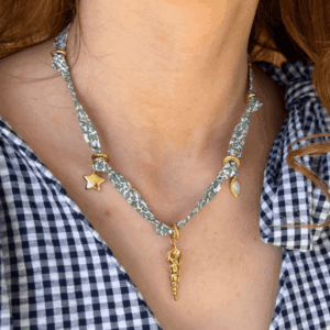 Collier Clara Large – Breloques dorées