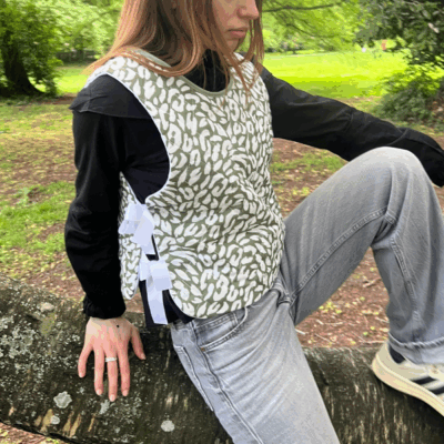 Plastron léopard vert femme