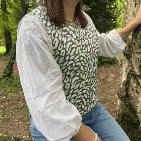 Plastron blanc et vert 2