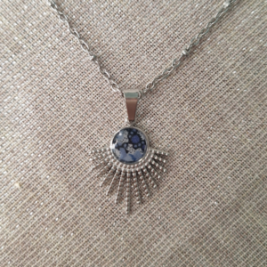 Collier Sol – Fleurs bleues
